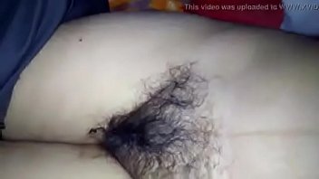 Жирная телка прыгает на пенисе